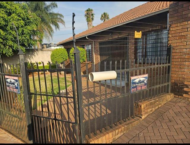 3 BEDROOM HOUSE FOR SALE IN MONTANA PARK